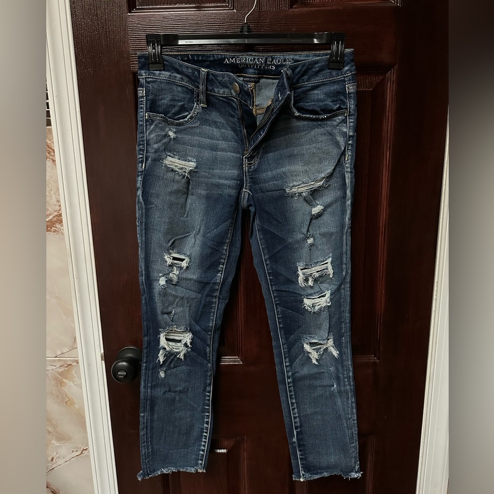 American Eagle Jegging Crop Distressed